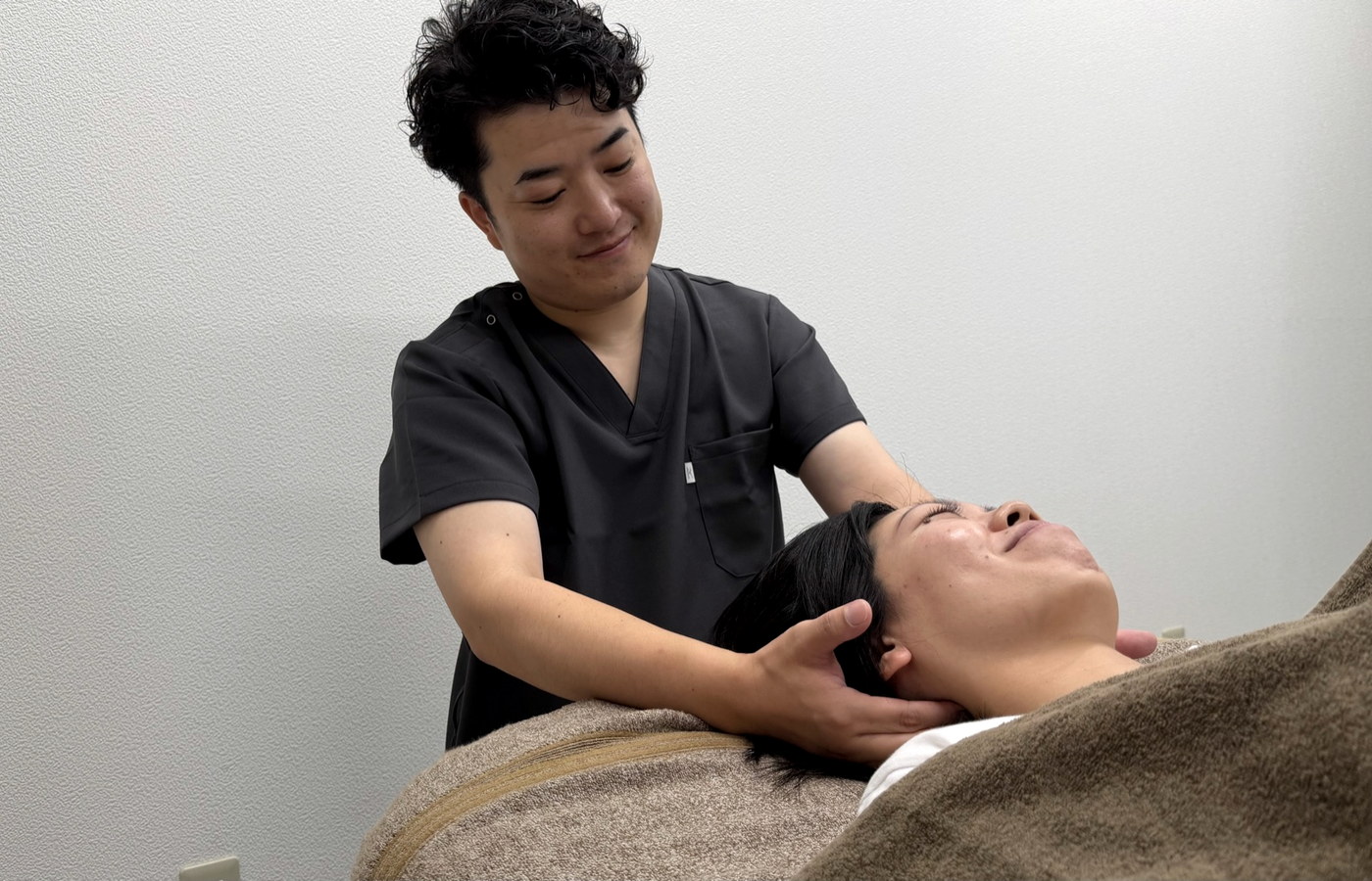 頭頸部の手技施術